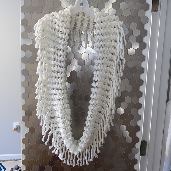 Scarves… see one you like? Offers welcome! - Picture 3 of 5